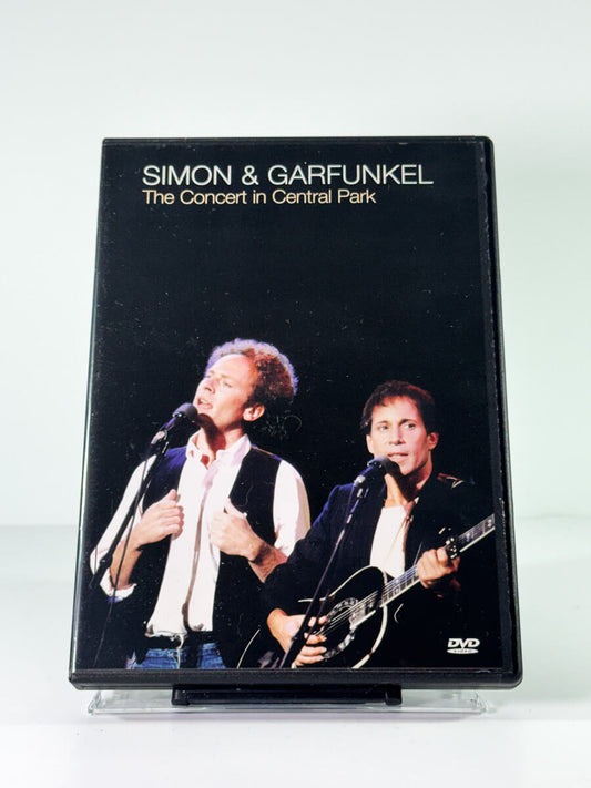 Forside av cover til simon garfunkel the concert in central park, bruktfilm på DVD hos Brukbar Film