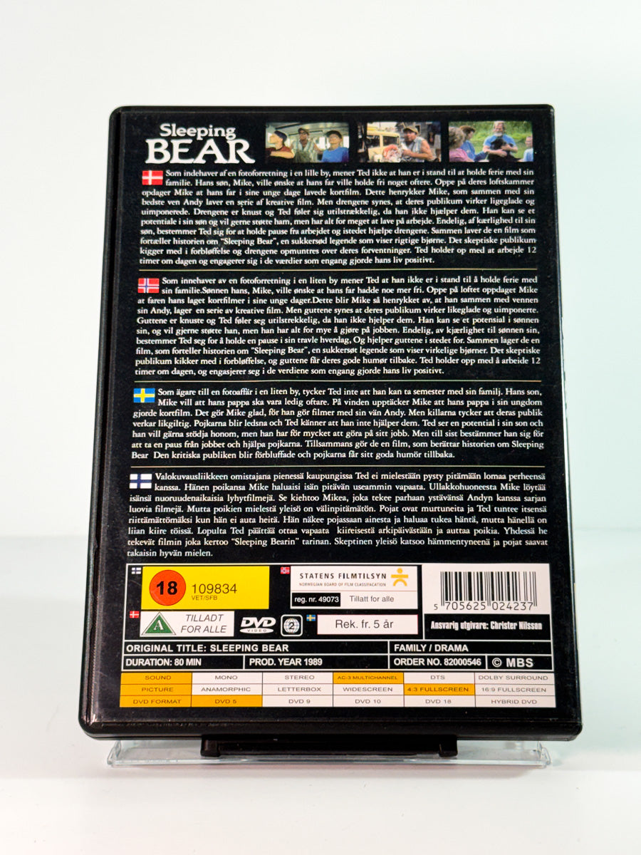 Bakside av cover til sleeping bear, brukt original DVD hos Brukbar Film