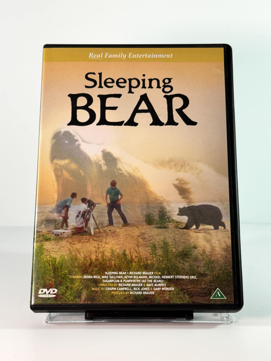 Forside av cover til sleeping bear, bruktfilm på DVD hos Brukbar Film