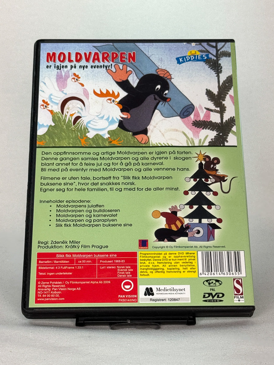 Bakside av DVD-cover til Slik fikk Moldvarpen buksene sine – tidløs fortelling for barn med Moldvarpen og vennene hans – brukt original-DVD hos Brukbar Film.