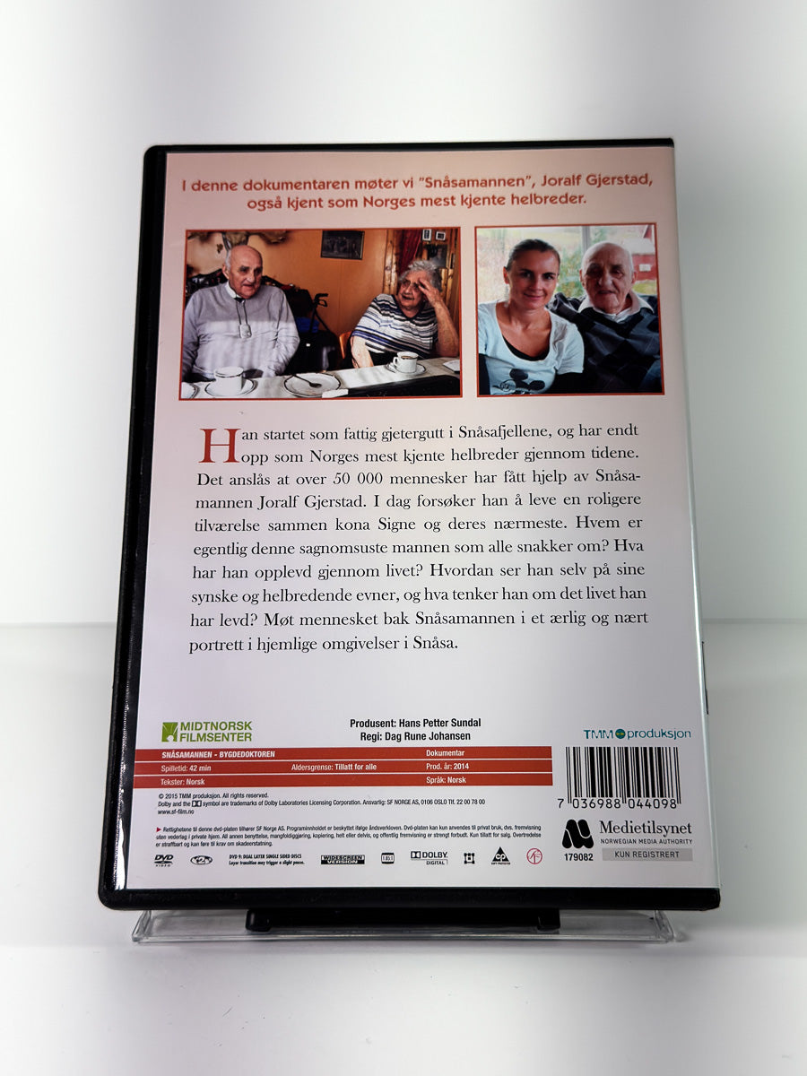 Bakside av cover til Snåsamannen – Bygdedoktoren på DVD