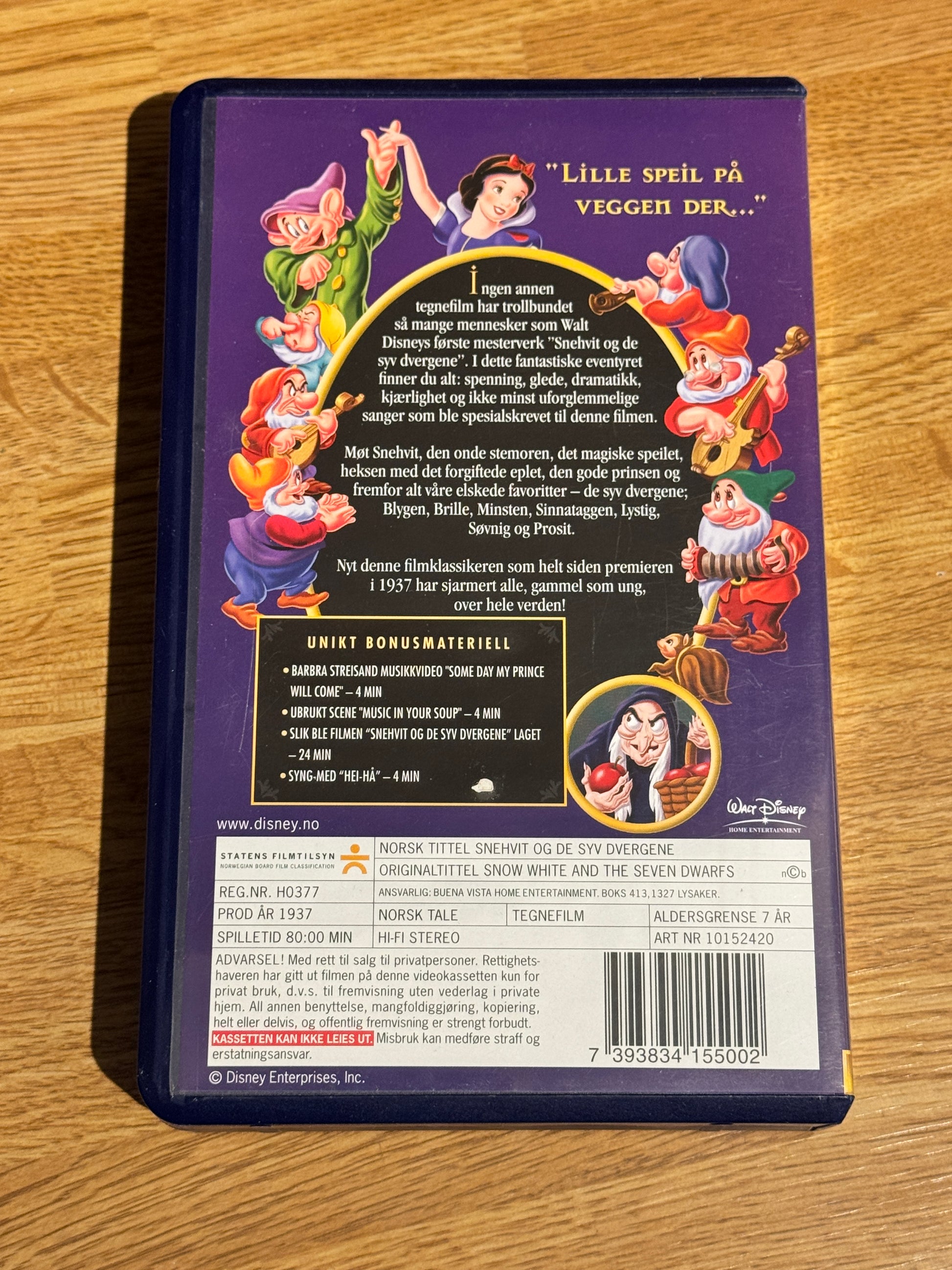Bakside av cover til Snehvit og de syv dvergene, norsk VHS-utgivelse