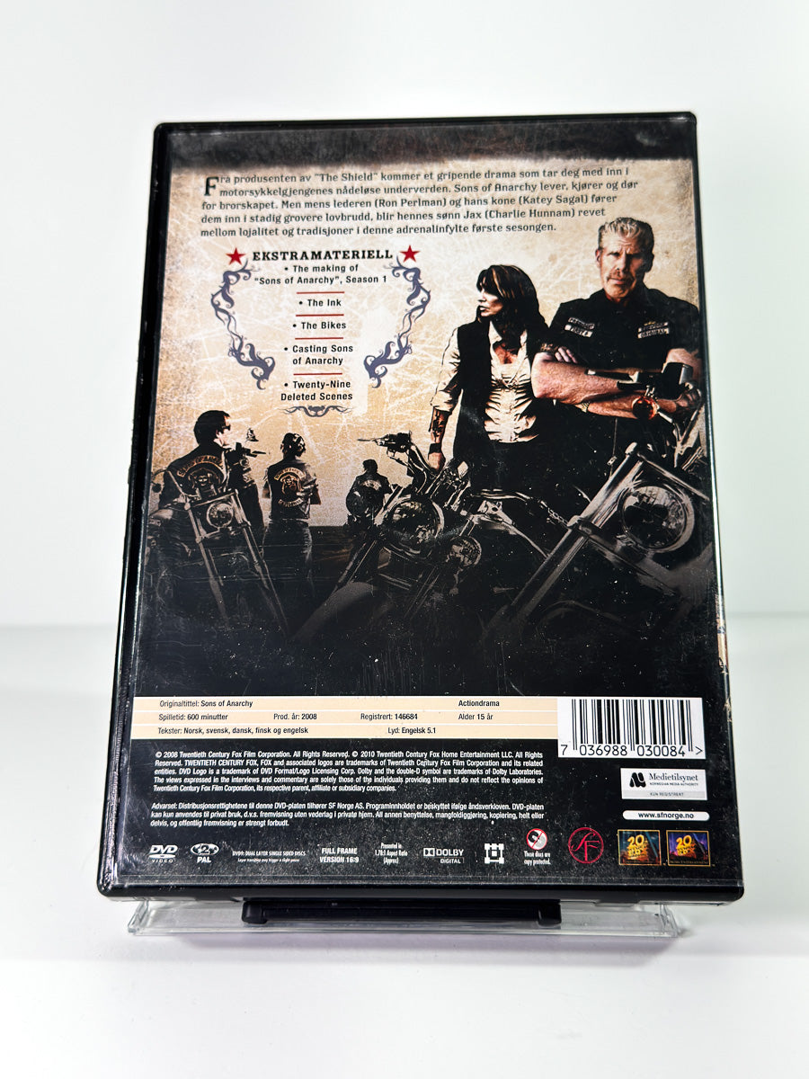 Bakside av cover til Sons of Anarchy – Season 1 på DVD