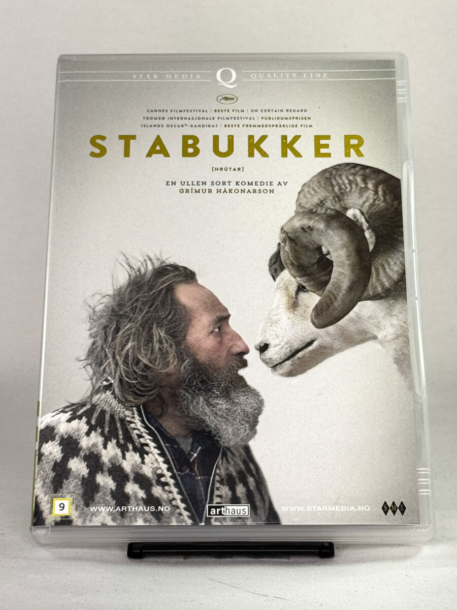 Forside av DVD-cover for Stabukker (Hrútar), en islandsk prisvinnende dramakomedie; brukt DVD-cover hos Brukbar Film.