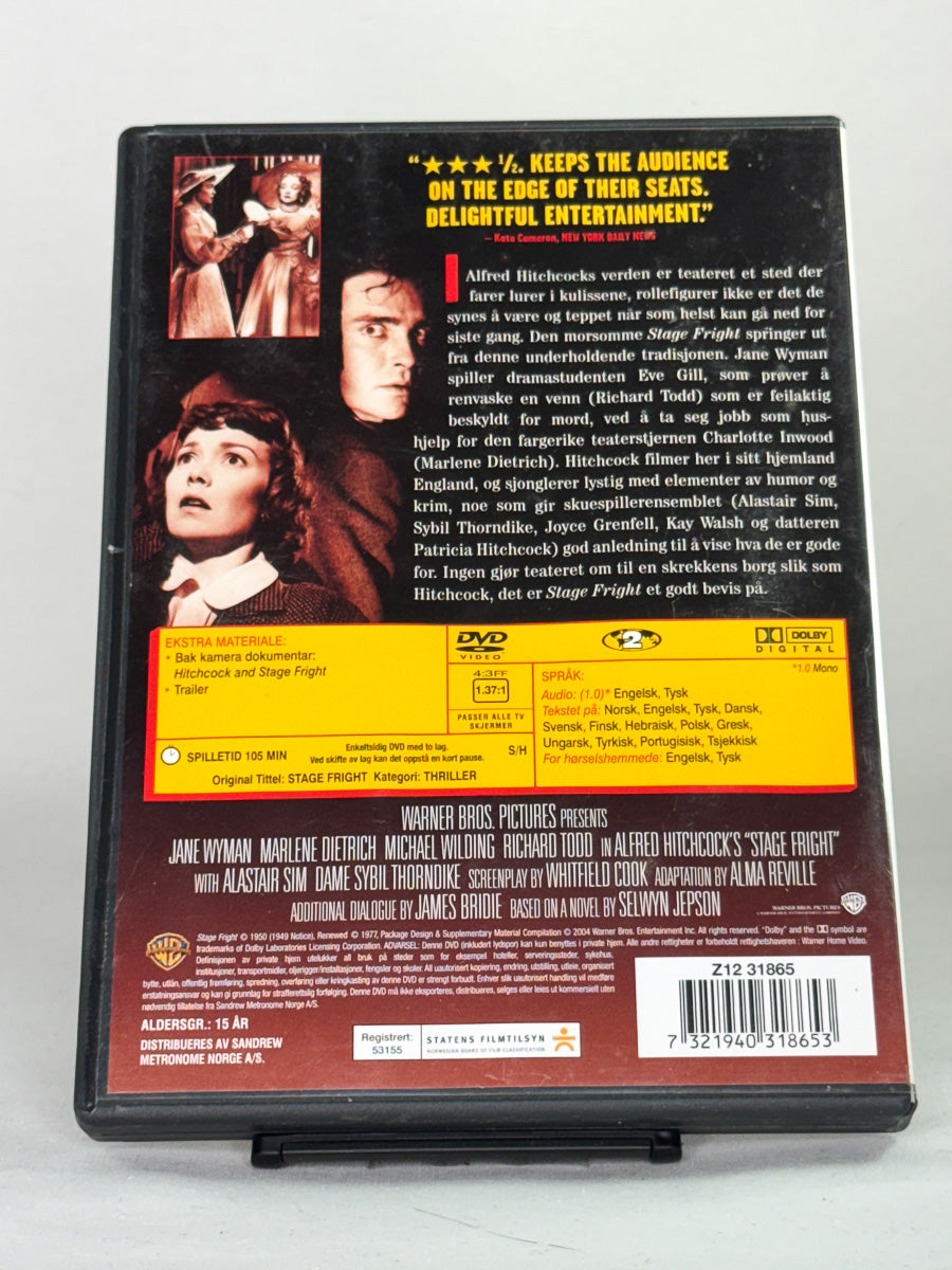 Bakside av DVD-cover for filmen Stage Fright – Det store alibi – brukt originalfilm på DVD, klassisk Hitchcock-krim, hos Brukbar Film