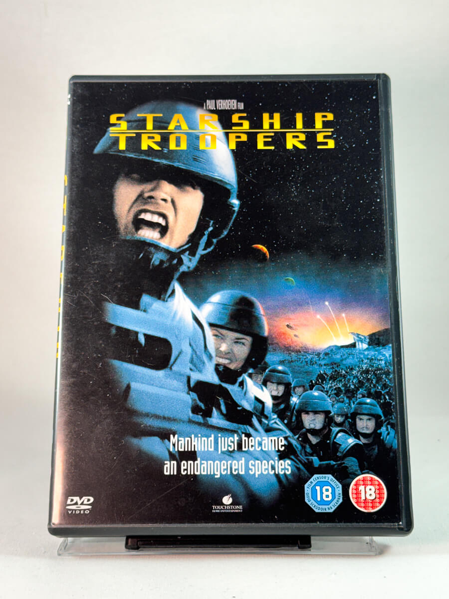 Forside av cover til Starship Troopers, bruktfilm på DVD hos Brukbar Film