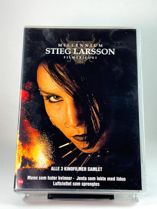 Forside av DVD-cover til Stieg Larsson – Millennium Filmtrilogi, brukt thriller-/krimutgivelse på DVD som samler alle tre filmene hos Brukbar Film