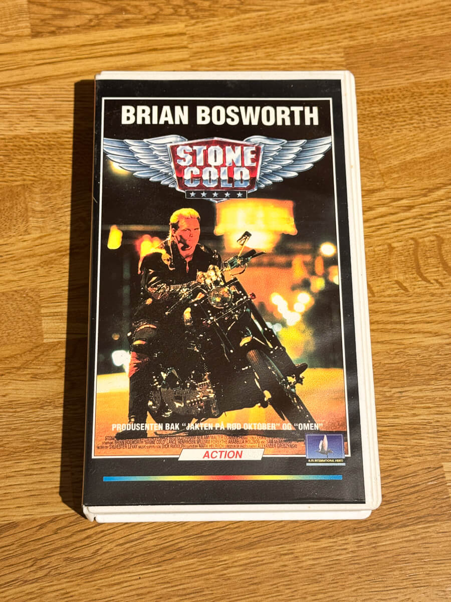 Forside av cover til Stone Cold på VHS