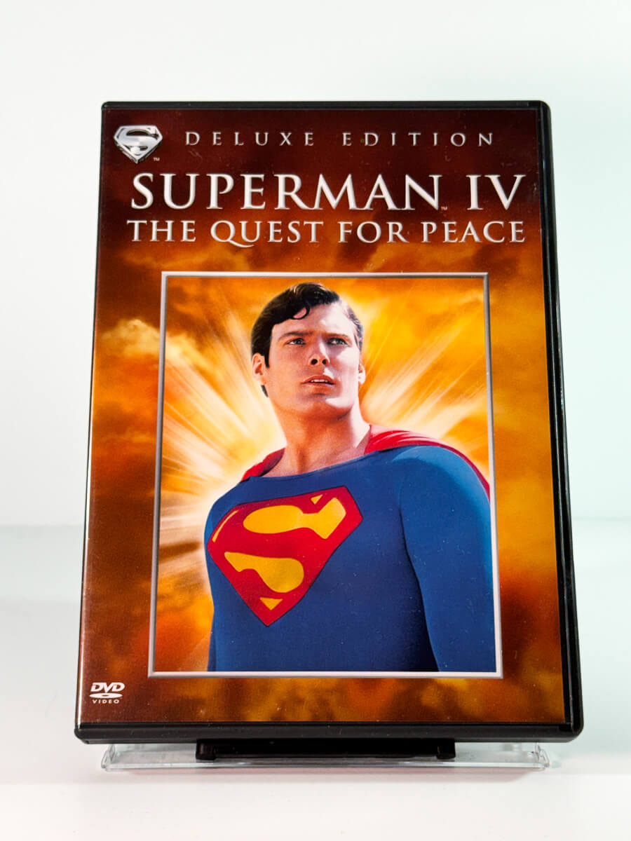 Forside av cover til superman iv the quest for peace, brukt DVD hos Brukbar Film