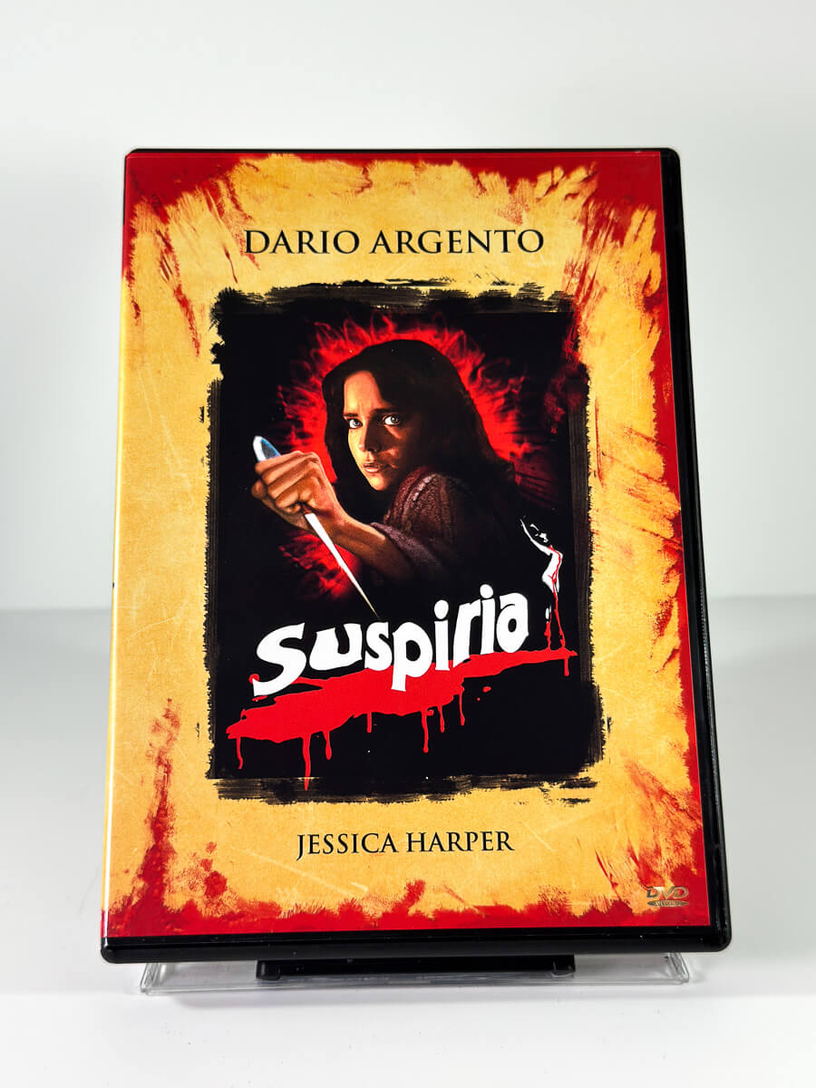 Forside av cover til Suspiria, bruktfilm hos nettbutikken Brukbar Film
