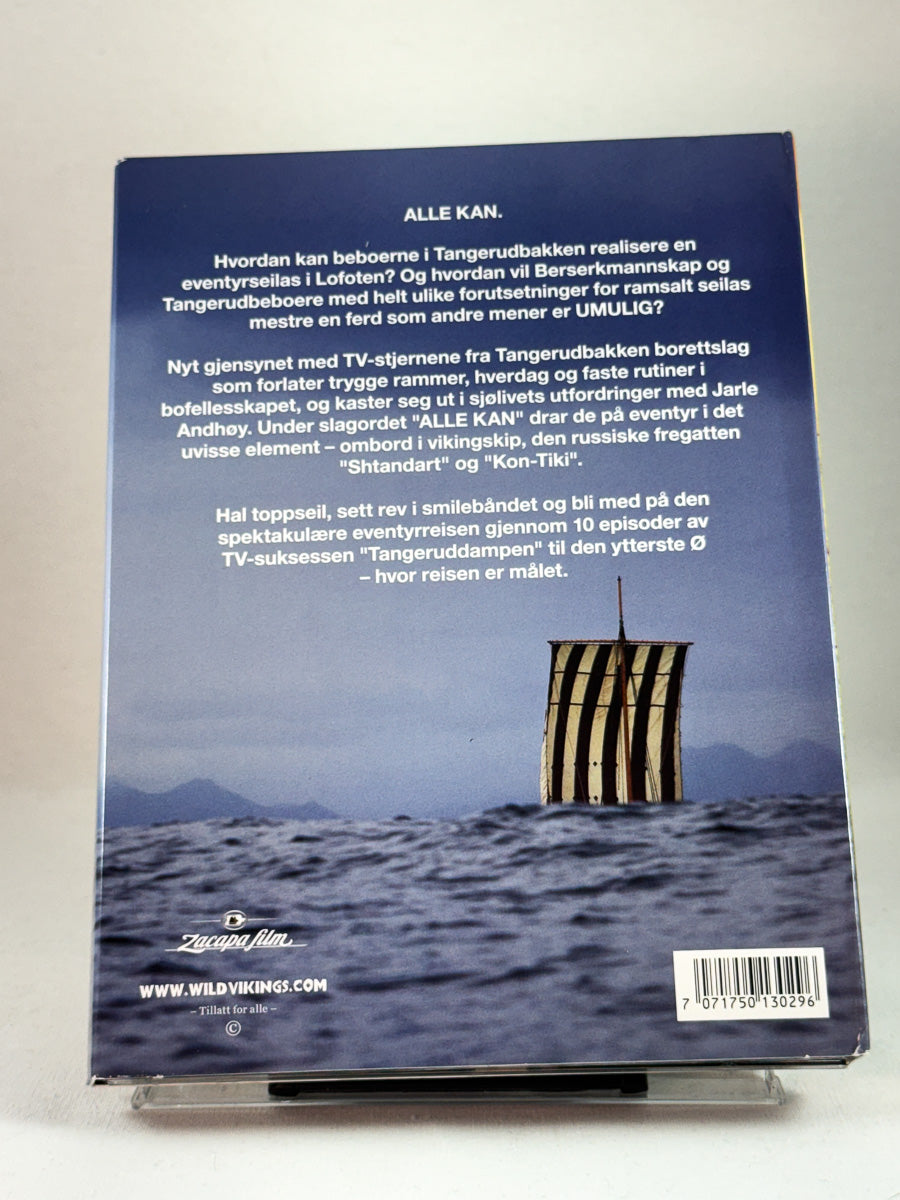 Bakside av DVD-coveret til Tangeruddampen – brukt DVD-film, norsk dokumentar-/realityserie, tekst og produksjonsinfo, tilgjengelig hos Brukbar Film