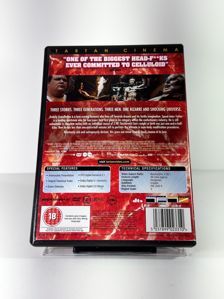 Bakside av cover til Taxidermia på DVD