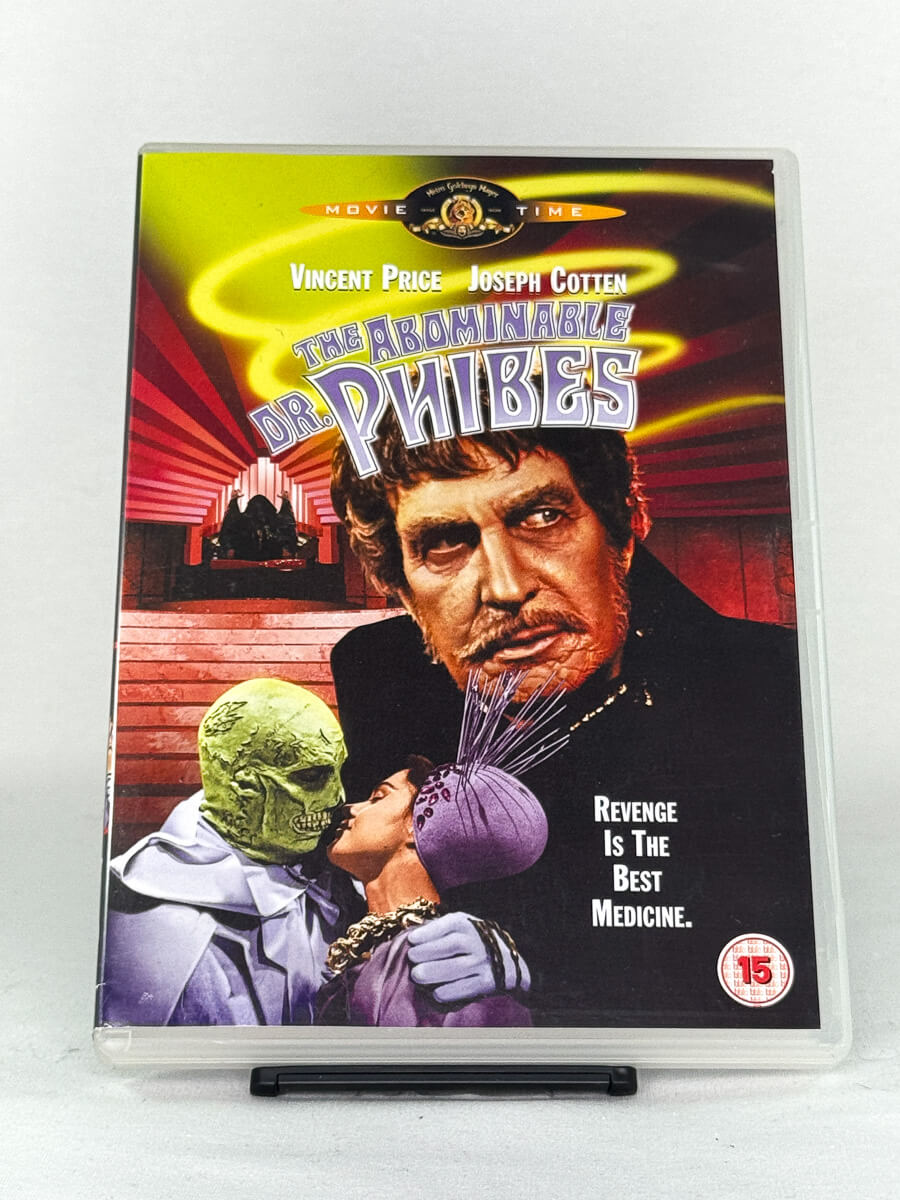 DVD-forside til filmen The Abominable Dr. Phibes
Originalt cover brukt for produktbilde i nettbutikken Brukbar Film