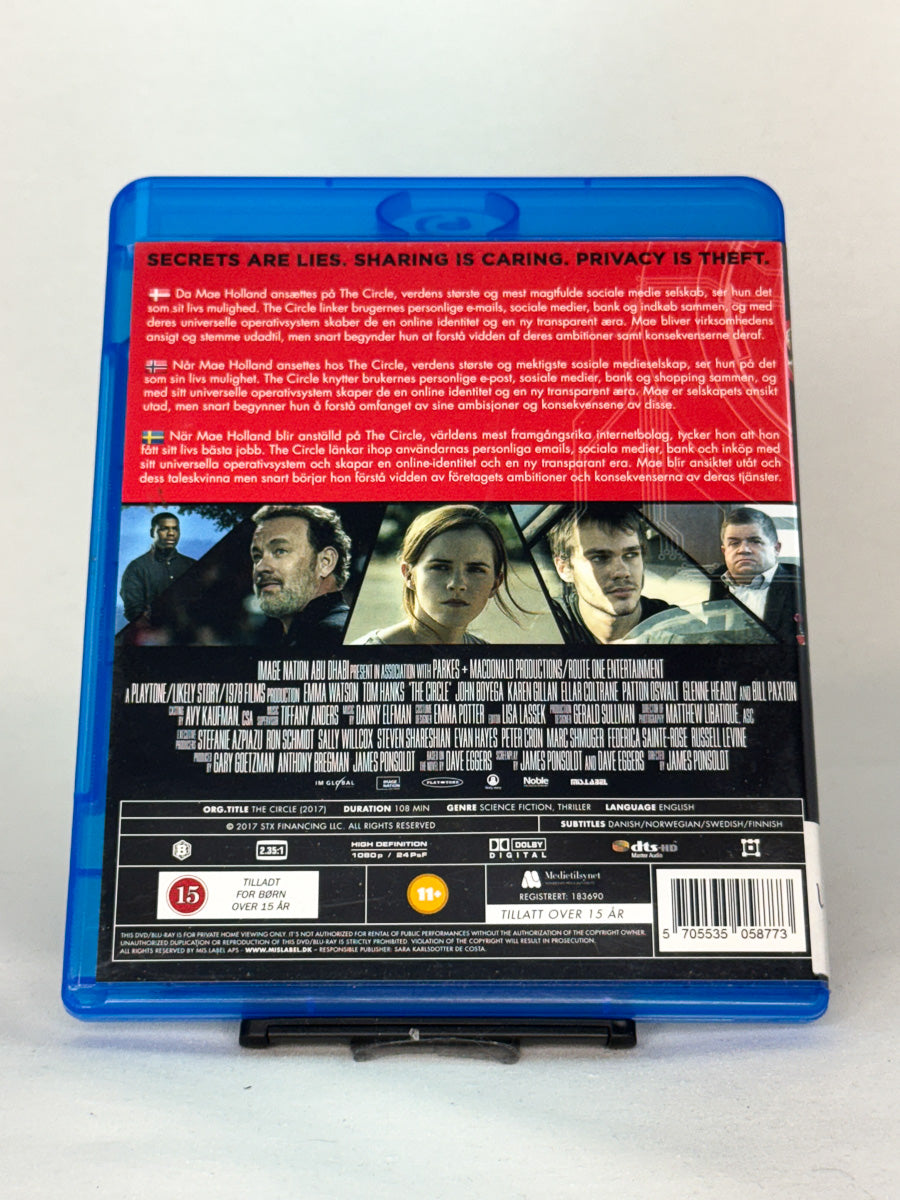 Bakside av Blu-ray-cover til The Circle – samfunnskritisk drama basert på Dave Eggers’ roman, Blu-ray hos Brukbar Film.
