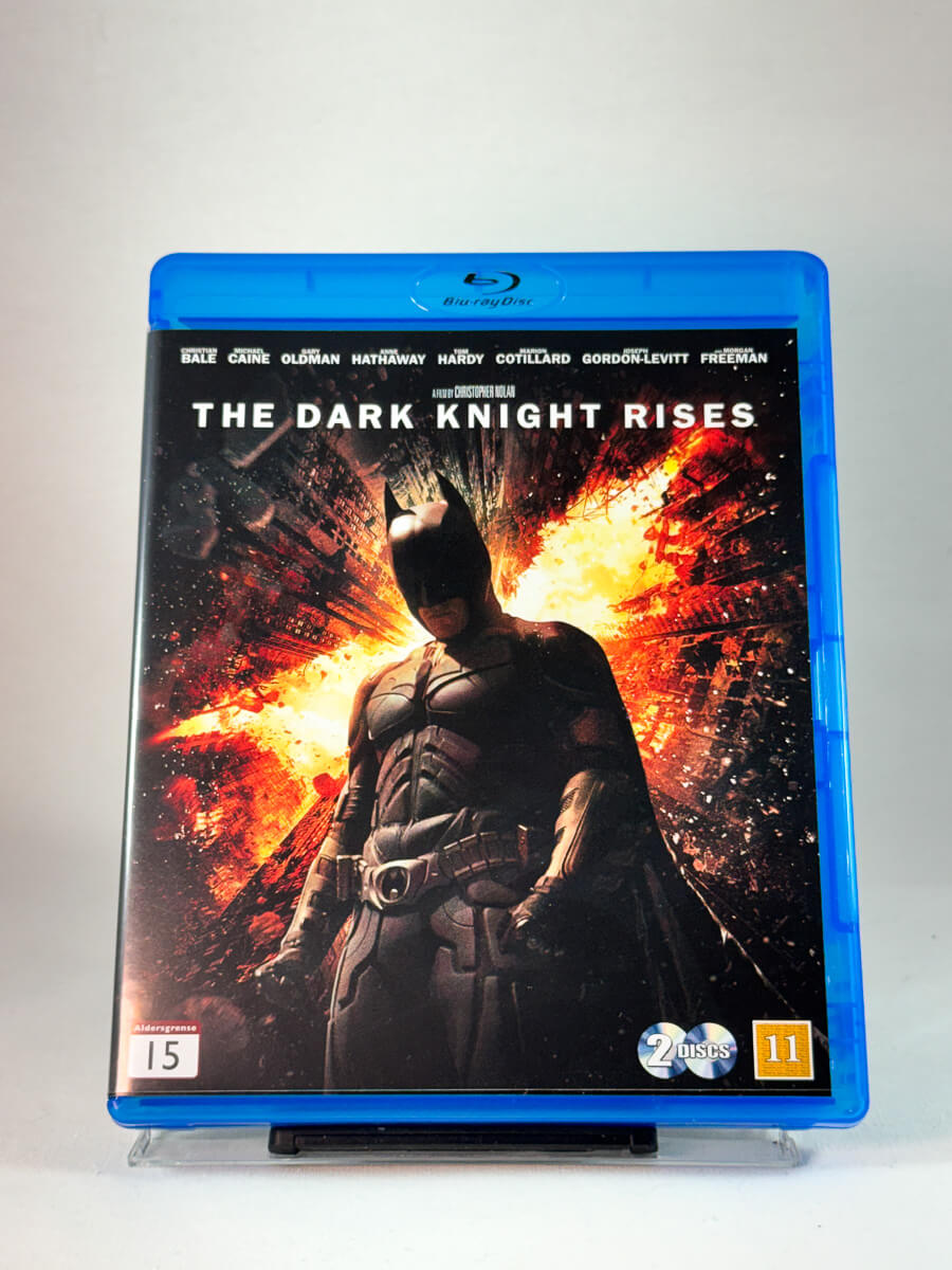 Forside av cover til The Dark Knight Rises, brukt Blu-ray hos Brukbar Film