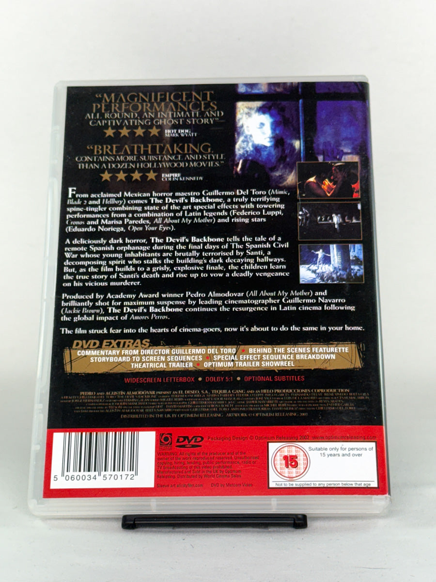 Bakside av The Devil’s Backbone – prisbelønnet spansk horrorfilm produsert av Pedro Almodóvar, brukt original-DVD fra Brukbar Film.