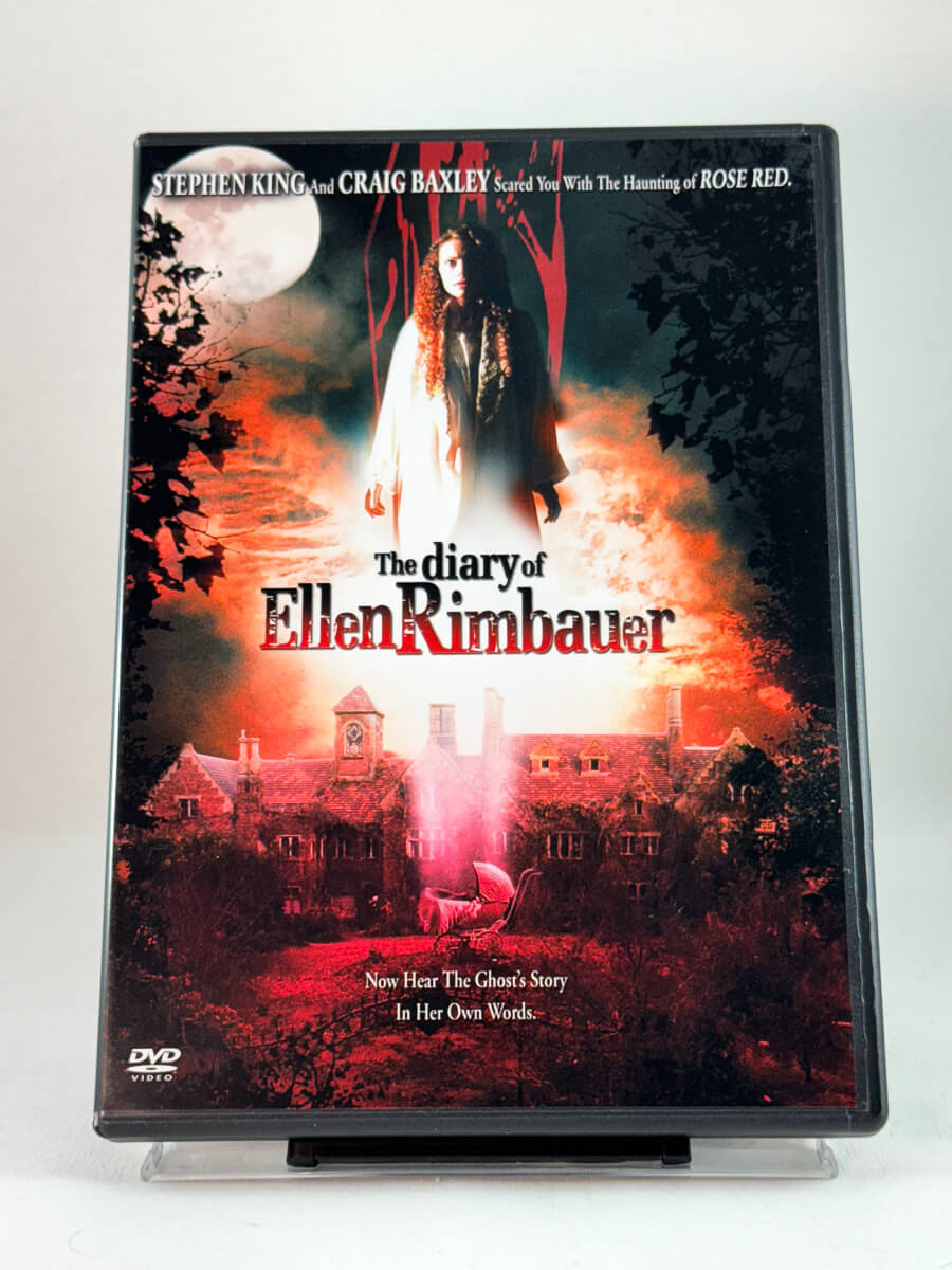 Forside av DVD-cover til The Diary of Ellen Rimbauer, brukt skrekkfilm-utgivelse – originalt coverfoto hos Brukbar Film.