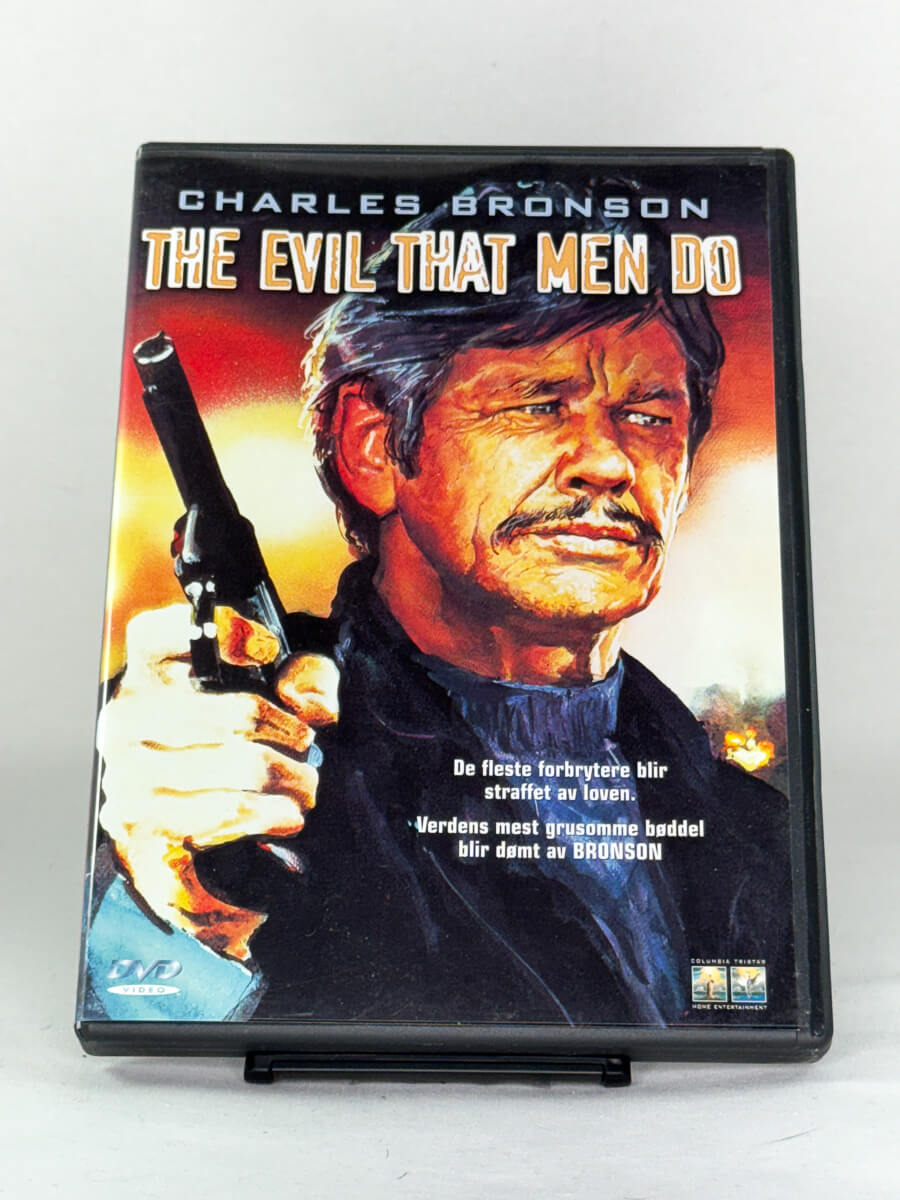 Forside av brukt DVD-cover til The Evil That Men Do – actionklassiker på DVD, forside fra Brukbar Film
