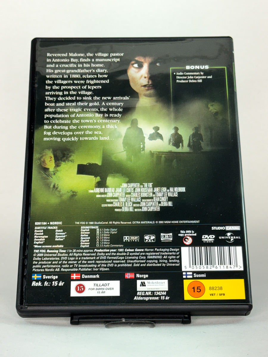 Bakside av DVD-cover til The Fog – klassisk 80-talls skrekkfilm med mystisk tåke og hevngjerrige ånder, original brukt DVD-utgave tilgjengelig hos Brukbar Film.