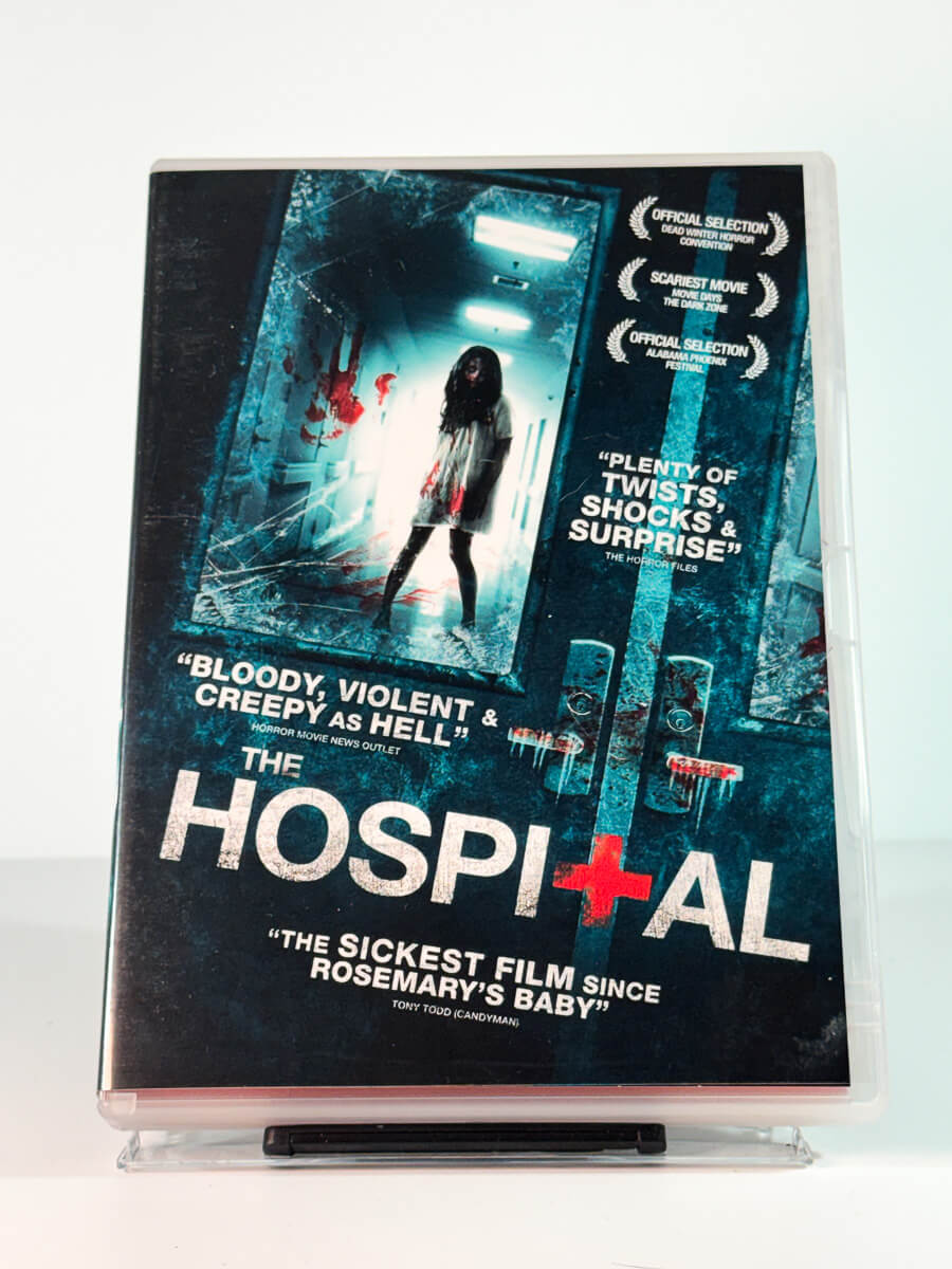 Forside av cover til The Hospital, bruktfilm hos nettbutikken Brukbar Film