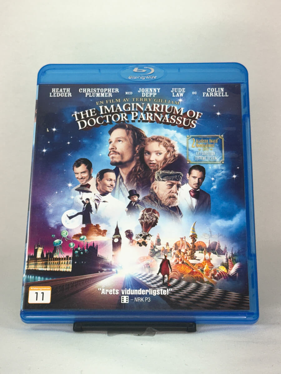 Forside av Blu-ray-cover til The Imaginarium of Doctor Parnassus regissert av Terry Gilliam med Heath Ledger og Johnny Depp – brukt fantasyfilm på Blu-ray hos Brukbar Film.