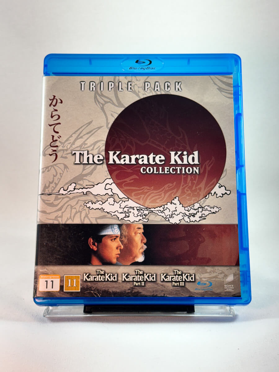 Forside av cover til The Karate Kid Collection, bruktfilm hos nettbutikken Brukbar Film