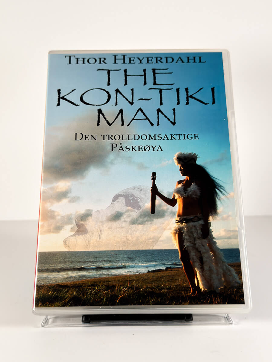 Forside av cover til The Kon-Tiki Man – Den trolldomsaktige Påskeøya på DVD