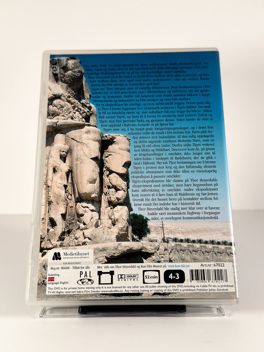 Bakside av cover til The Kon-Tiki Man – Kulturens vugge på DVD