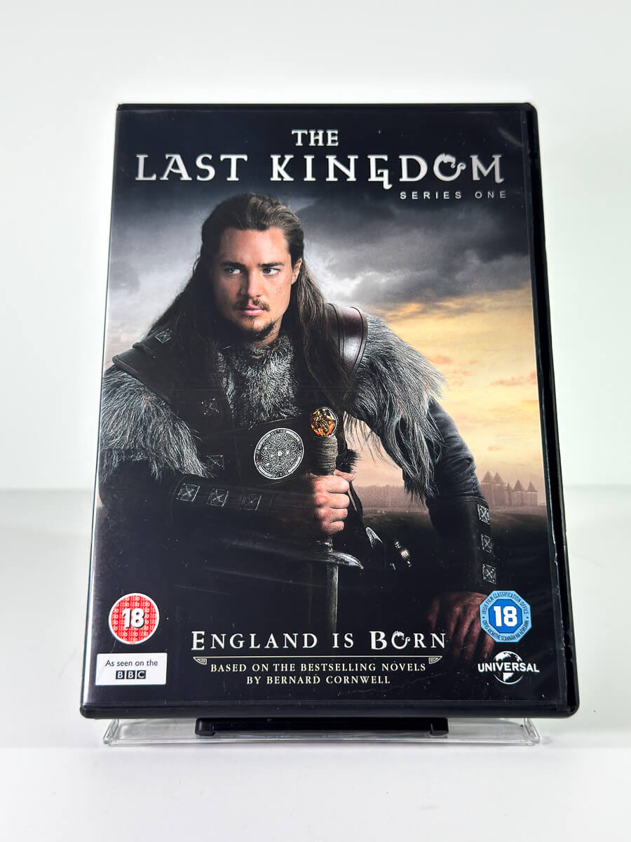 Forside av cover til The Last Kingdom Series One på DVD
