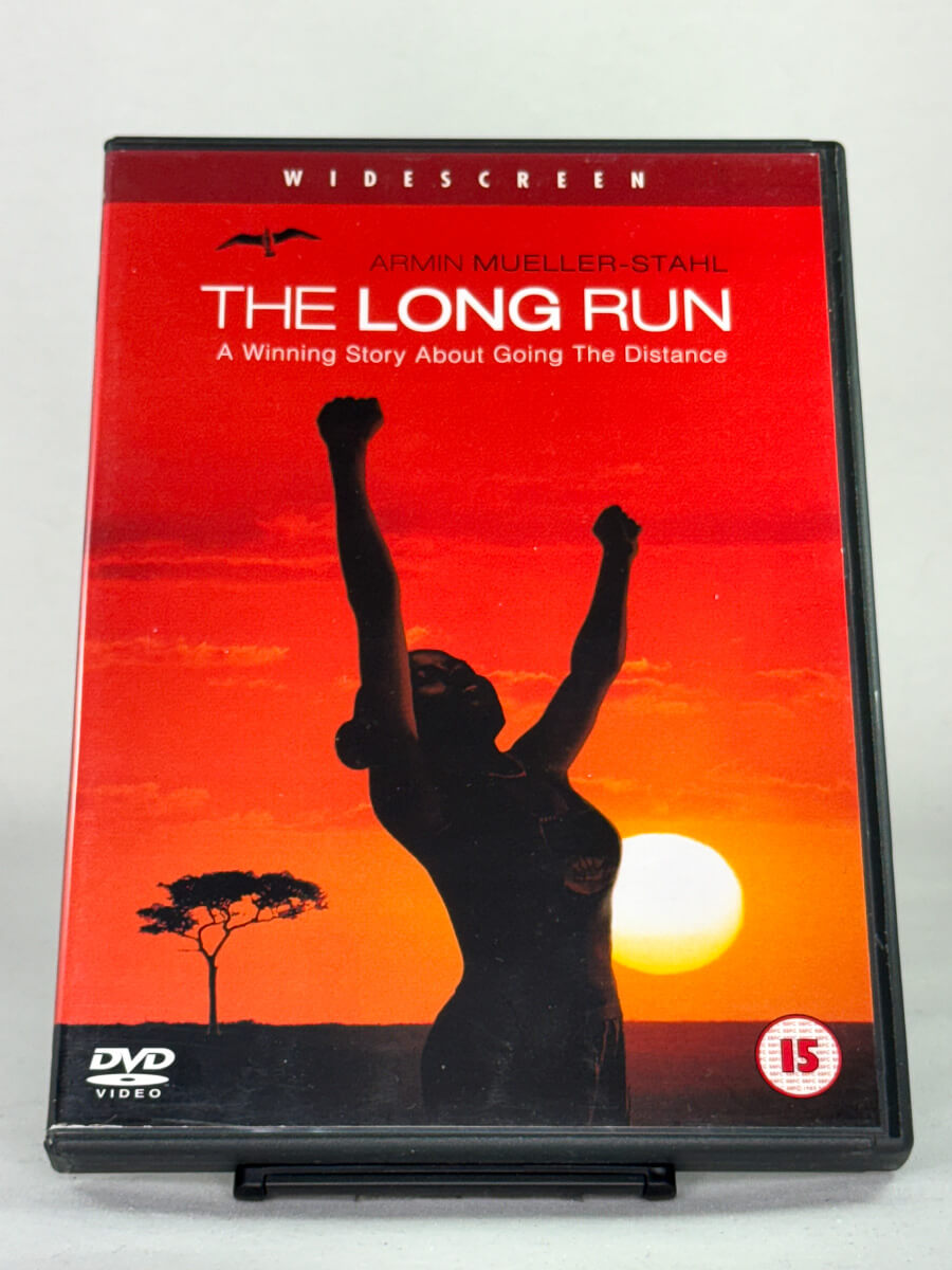 Forside av DVD-cover til The Long Run – inspirerende sportsdrama med Armin Mueller-Stahl om vilje og utholdenhet – brukt DVD tilgjengelig hos Brukbar Film.