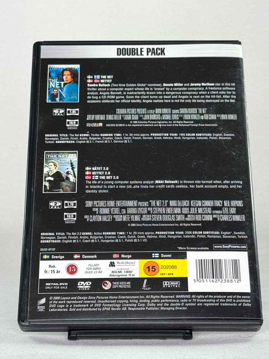 Bakside av DVD-cover til The Net / The Net 2.0 – informasjon om denne bruktfilmen på DVD, tilgjengelig hos Brukbar Film