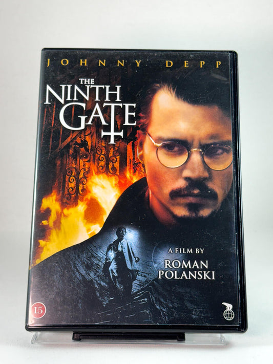 Forside av DVD-cover til The Ninth Gate, bruktfilm hos nettbutikken Brukbar Film