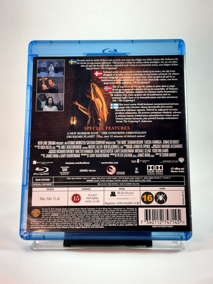 The Nun – bakside av Blu-ray-cover med informasjon om handling og ekstramateriale, brukt Blu-ray hos Brukbar Film