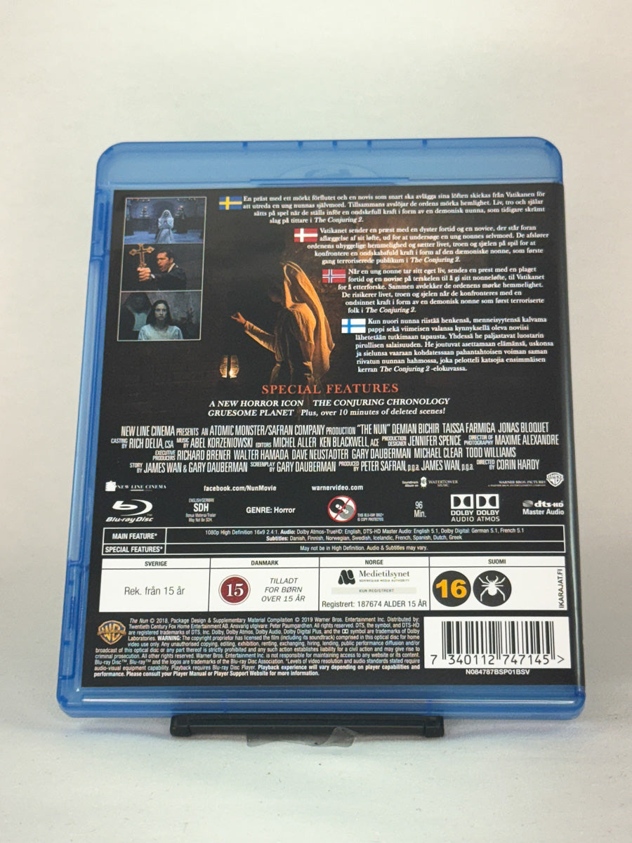 Bakside av Blu-ray-cover til The Nun – mørk og intens grøsser med Taissa Farmiga, bruktfilm på Blu-ray hos Brukbar Film.