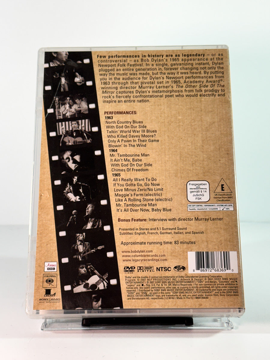 Bakside av cover til The Other Side Of The Mirror: Bob Dylan Live At The Newport Folk Festival 1963–1965, brukt original DVD hos Brukbar Film