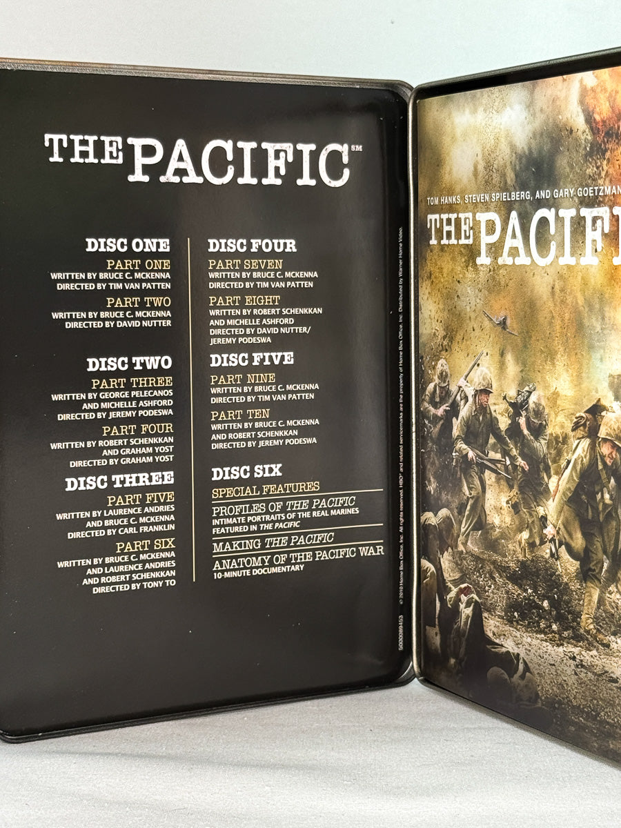 Innside av metallboks til The Pacific – original brukt DVD-serie fra Brukbar Film