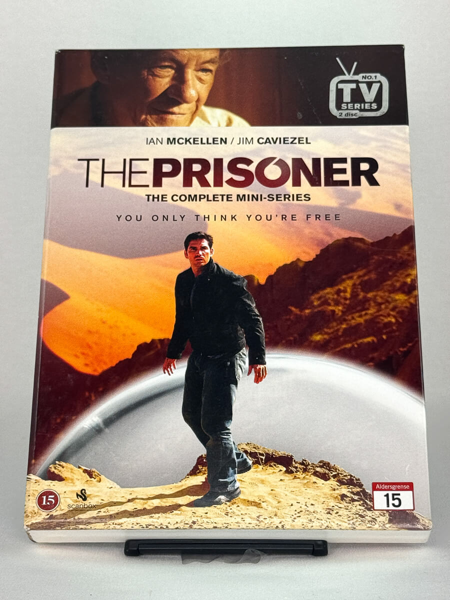 DVD-forside til serien The Prisoner fra 2009– Originalt cover brukt for produktbilde i nettbutikken Brukbar Film