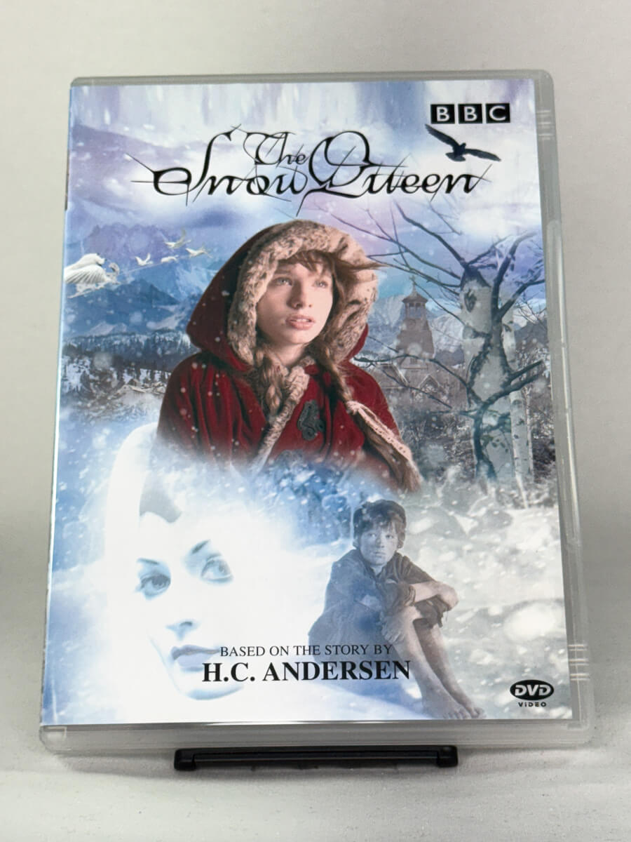 Forside av DVD-cover for The Snow Queen, BBCs film basert på H.C. Andersens klassiske eventyr; brukt DVD-cover hos Brukbar Film.