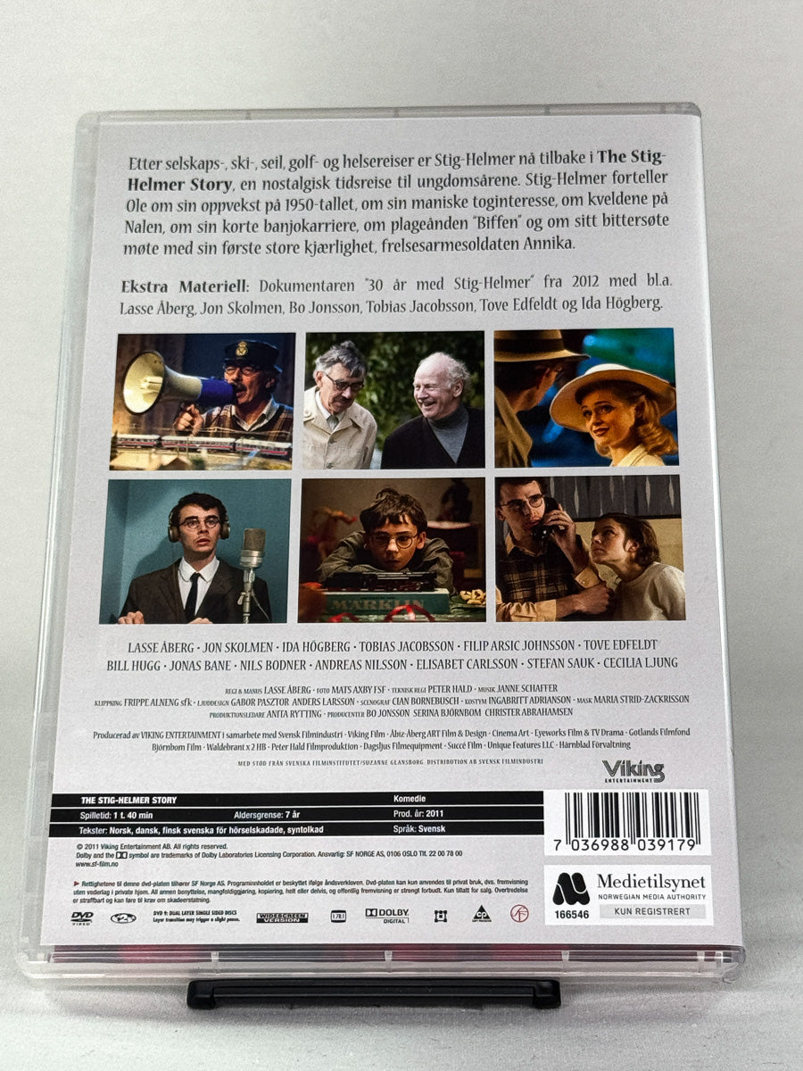Bakside av DVD-cover til The Stig-Helmer Story med filmomtale og detaljer; brukt DVD tilgjengelig hos Brukbar Film.