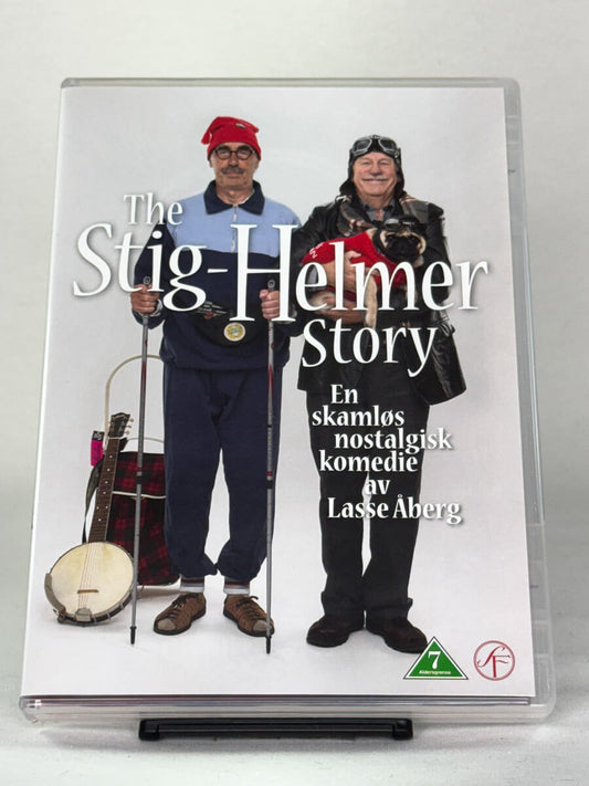 Forside av DVD-cover for The Stig-Helmer Story, en nostalgisk komedie av Lasse Åberg; brukt DVD-film med originalt cover hos Brukbar Film.