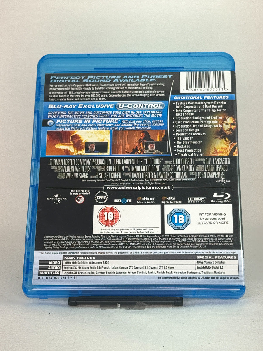 Bakside av Blu-ray-cover til The Thing – original brukt kultfilm på Blu-ray, kjøp hos Brukbar Film