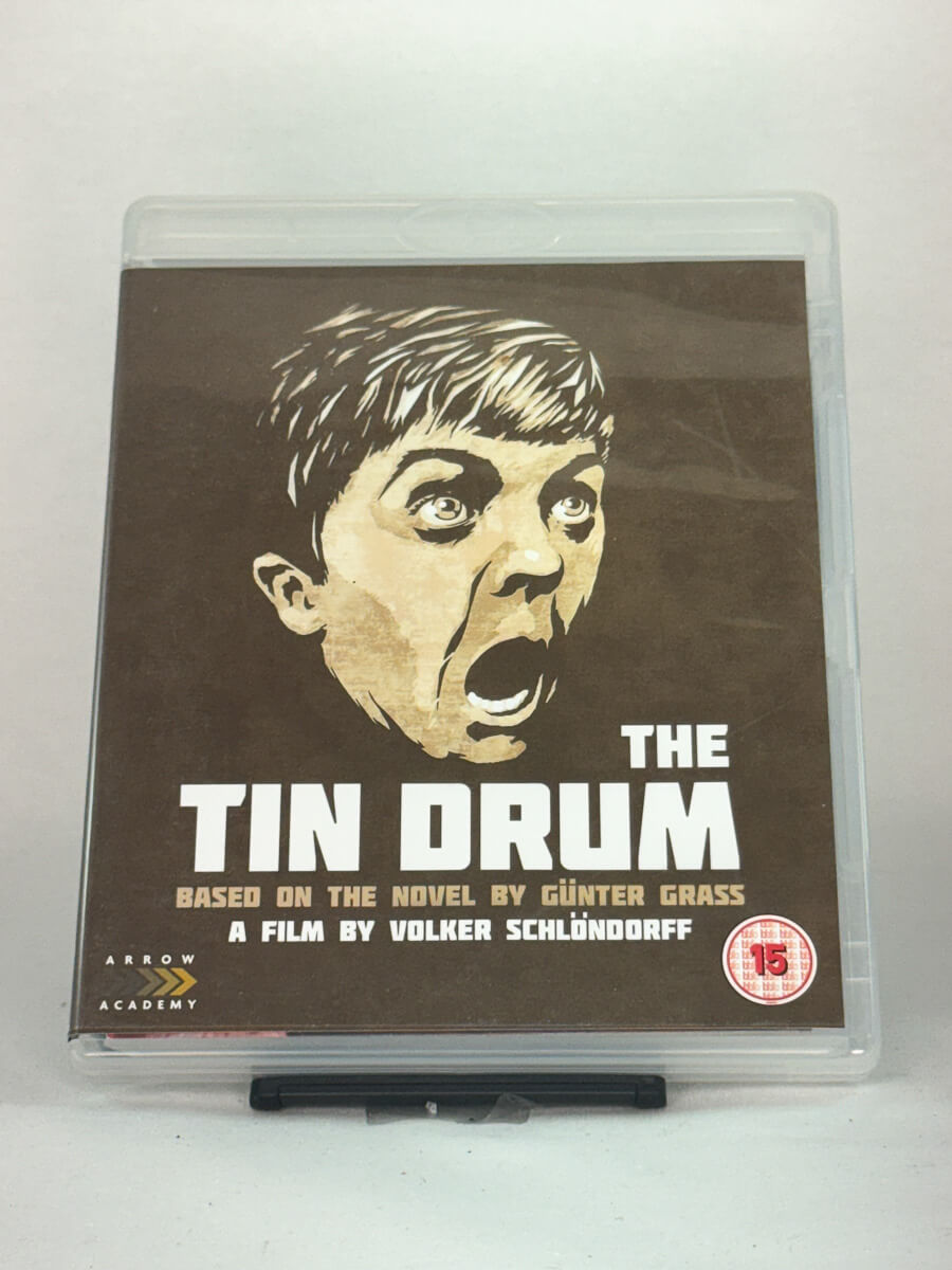 Blu-ray-cover-forside til filmen The Tin Drum – Brukt Blu-ray fra nettbutikken Brukbar Film