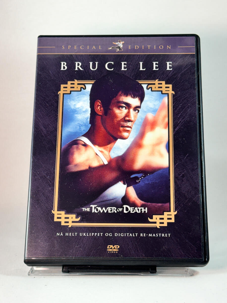 Forside av cover til The Tower of Death, brukt original DVD hos Brukbar Film