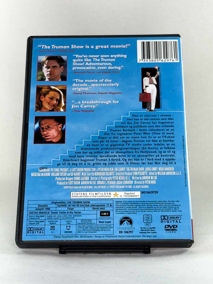 Bakside av DVD-cover for filmen The Truman Show – brukt originalfilm på DVD, tilgjengelig hos Brukbar Film, nettbutikk med stort utvalg av brukte DVD- og Blu-ray-filmer.