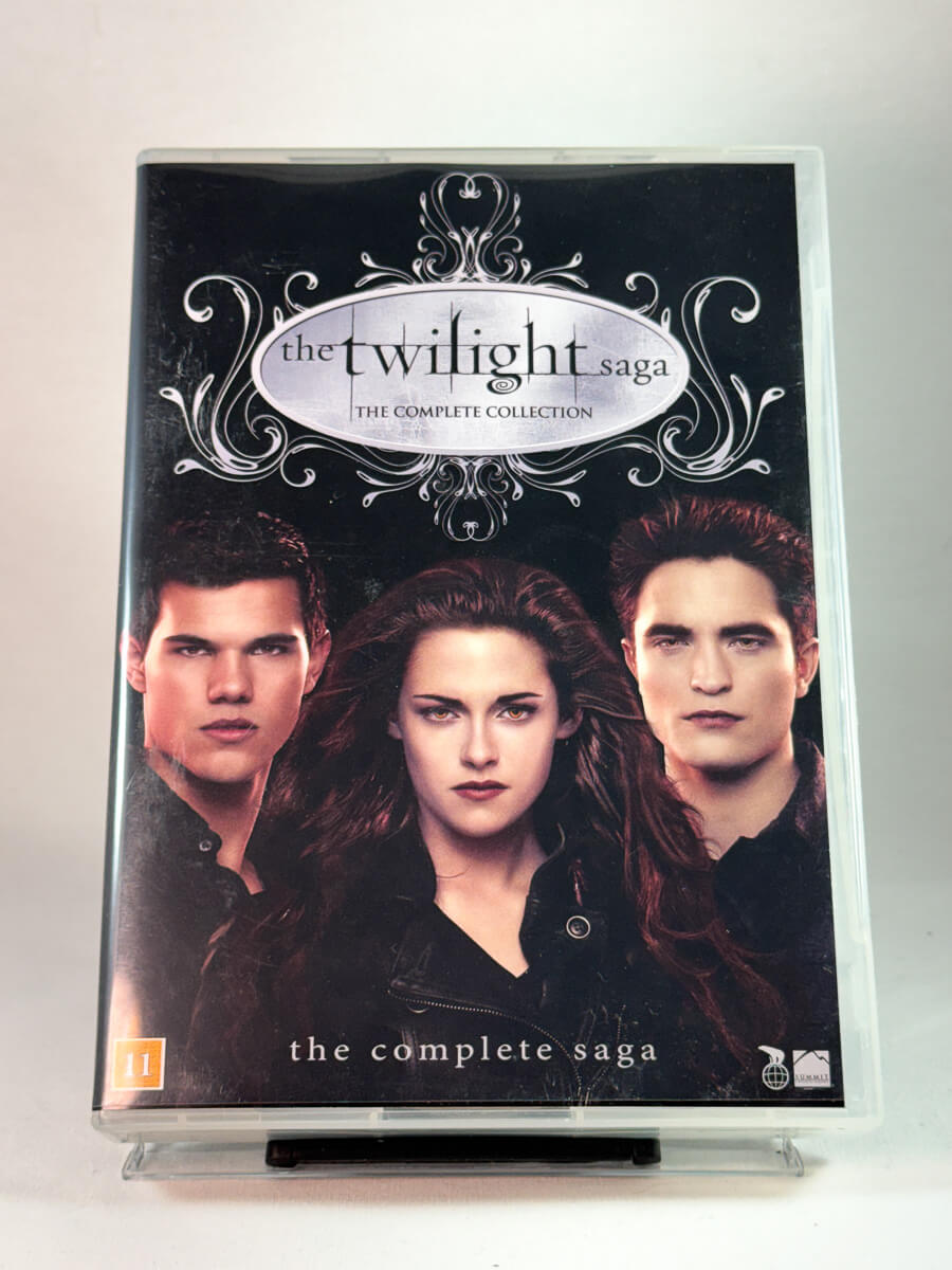 Forside av cover til The Twilight Saga – The Complete Collection, bruktfilm på DVD hos Brukbar Film