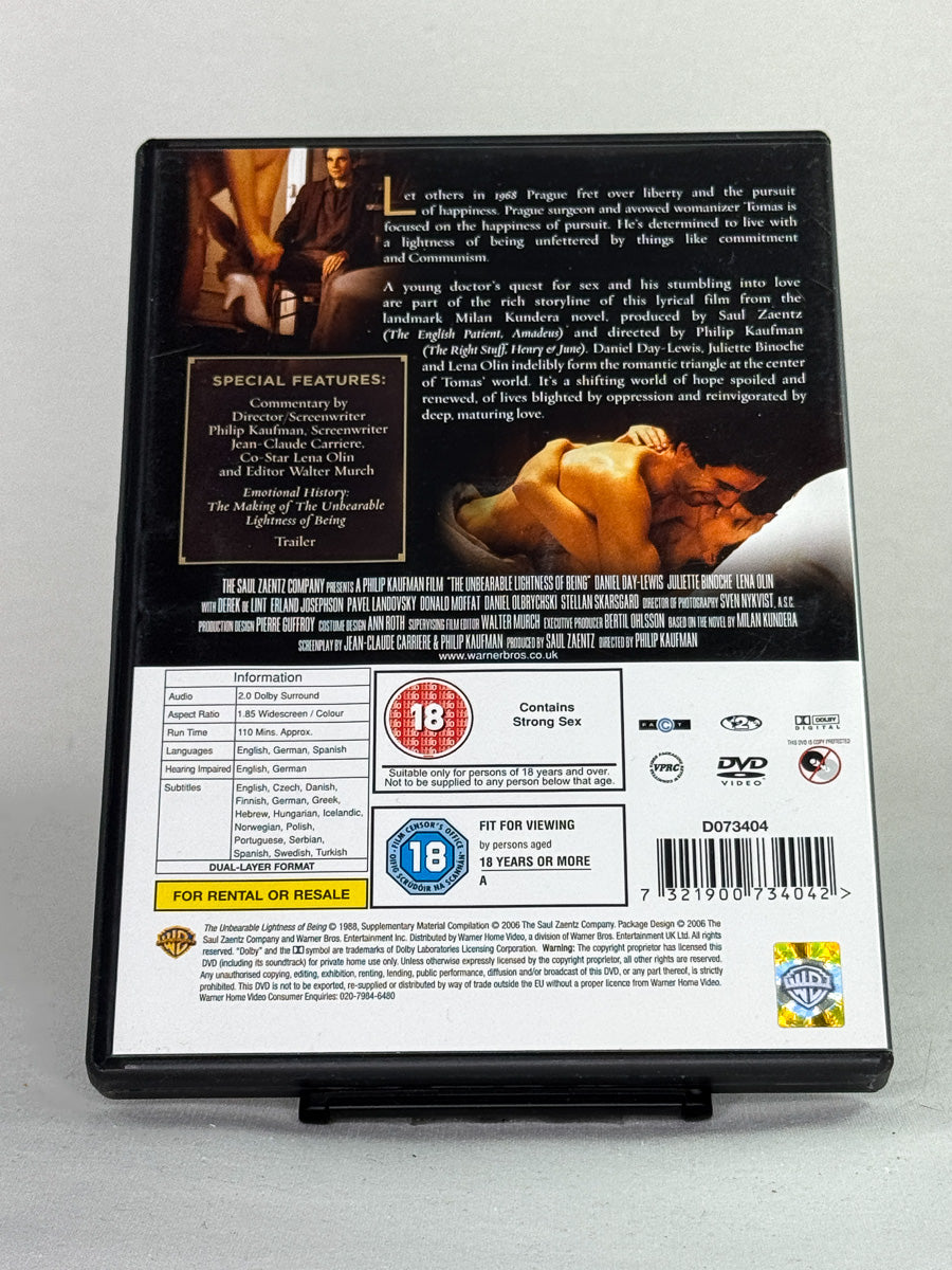 Bakside av DVD-cover til The Unbearable Lightness of Being – spesialutgave basert på Milan Kundera-romanen, brukt DVD fra Brukbar Film