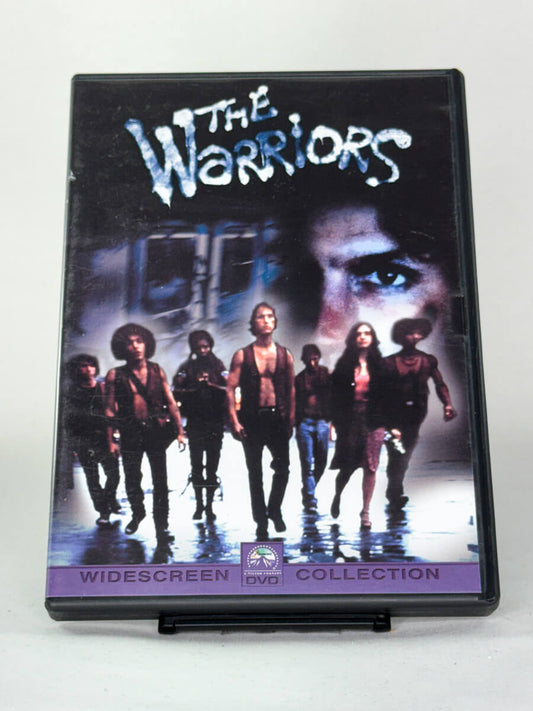 Forside av DVD-cover til The Warriors – kultfilm fra 70-tallet om gjenger i New York på flukt, brukt DVD hos Brukbar Film.