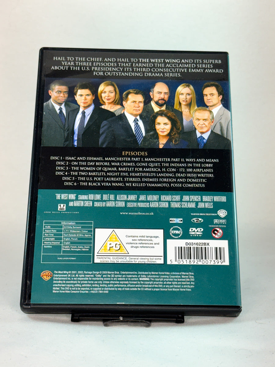 The West Wing – bakside av DVD-cover til sesong 3 med serieinformasjon hos Brukbar Film