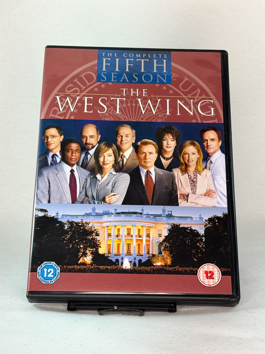 The West Wing – forside av DVD-cover til sesong 5, politisk drama med fokus på makt og moral hos Brukbar Film