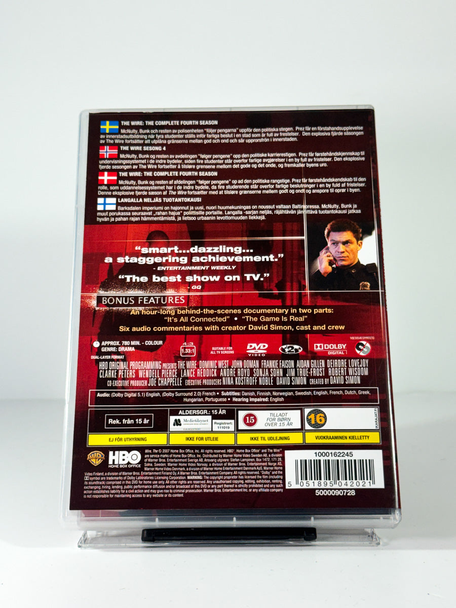 Bakside av cover til The Wire – The Complete Fourth Season, bruktfilm på DVD hos Brukbar Film